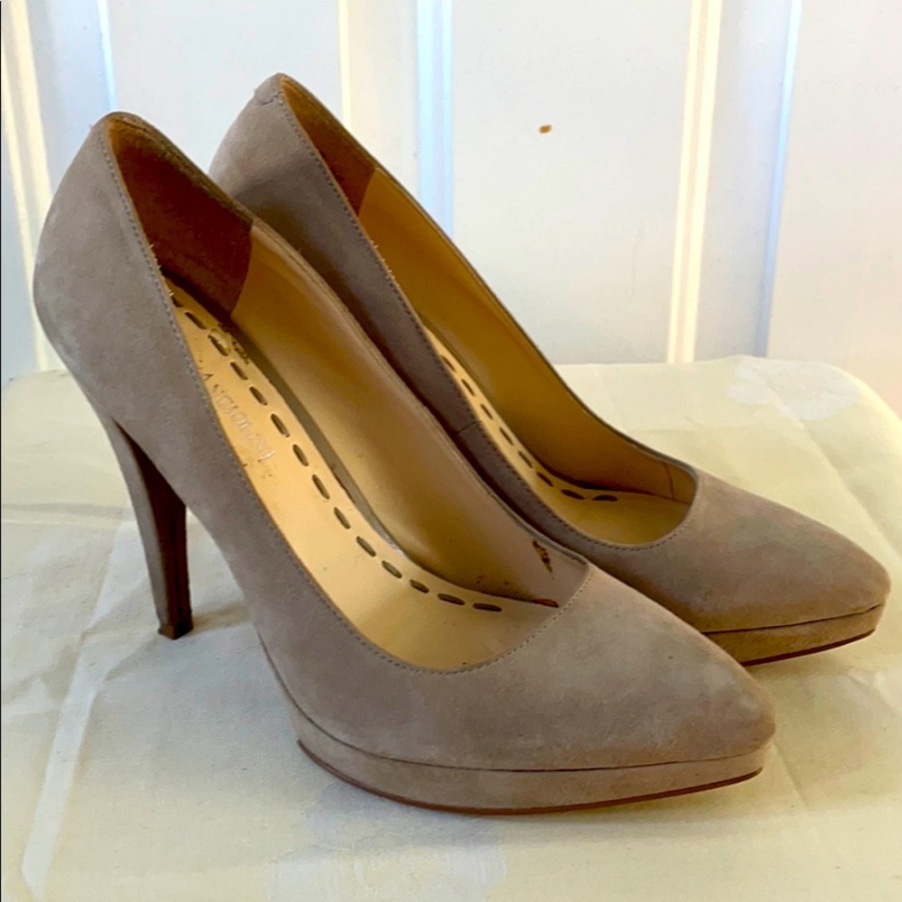 Brand new - Nude suede heels